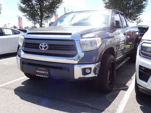 Used 2015 Toyota Tundra SR5 AWD/4WD image 1
