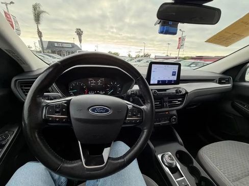 Used 2021 Ford Escape SE w/ Cold Weather Package FWD image 6