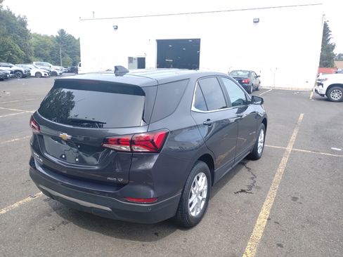 Used 2022 Chevrolet Equinox LT image 3