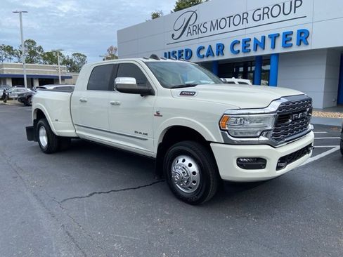 Used 2022 RAM 3500 Limited image 2