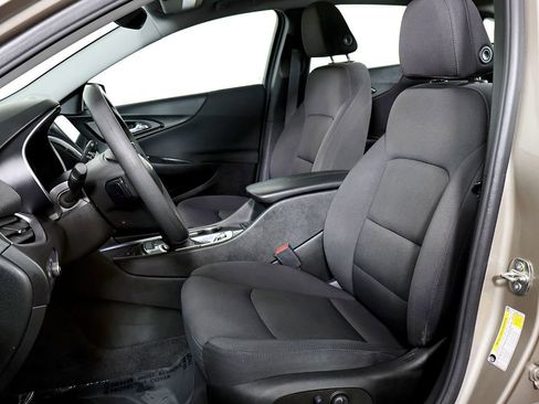 Used 2022 Chevrolet Malibu LT image 17