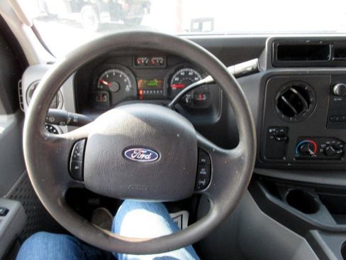 Used 2017 Ford E-350 and Econoline 350 Super Duty w/ Power Windows & Locks Group image 10