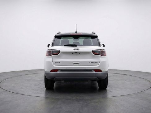 Used 2025 Jeep Compass Trailhawk image 7