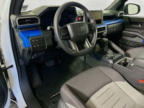 Certified 2025 Toyota Tacoma TRD Off-Road image 10