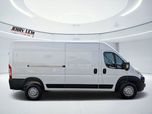 Used 2023 RAM ProMaster 2500 FWD image 2