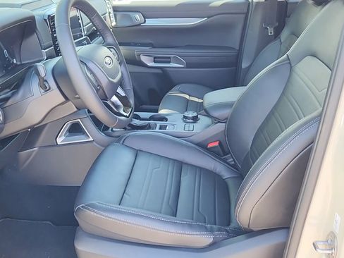 New 2025 Ford Ranger Lariat w/ FX4 Off-Road Package image 17