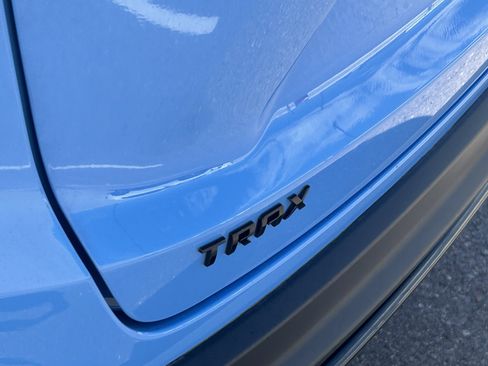 Used 2024 Chevrolet Trax RS FWD image 12