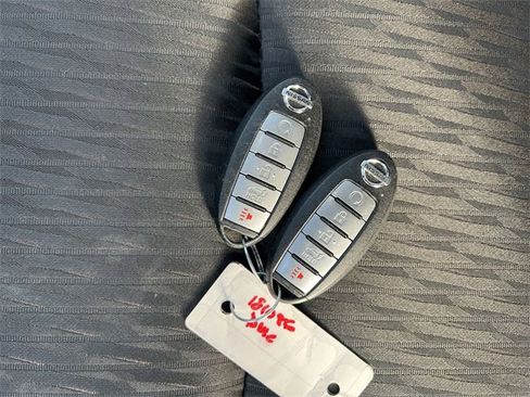 Used 2020 Nissan Rogue SV image 25