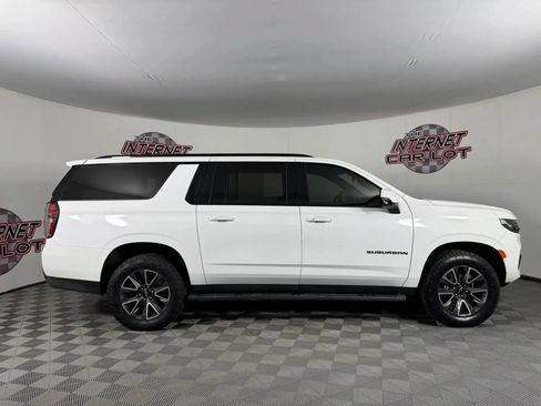 Used 2022 Chevrolet Suburban Z71 w/ Luxury Package AWD/4WD image 8