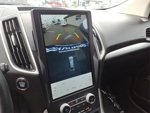 Used 2024 Ford Edge SEL image 17