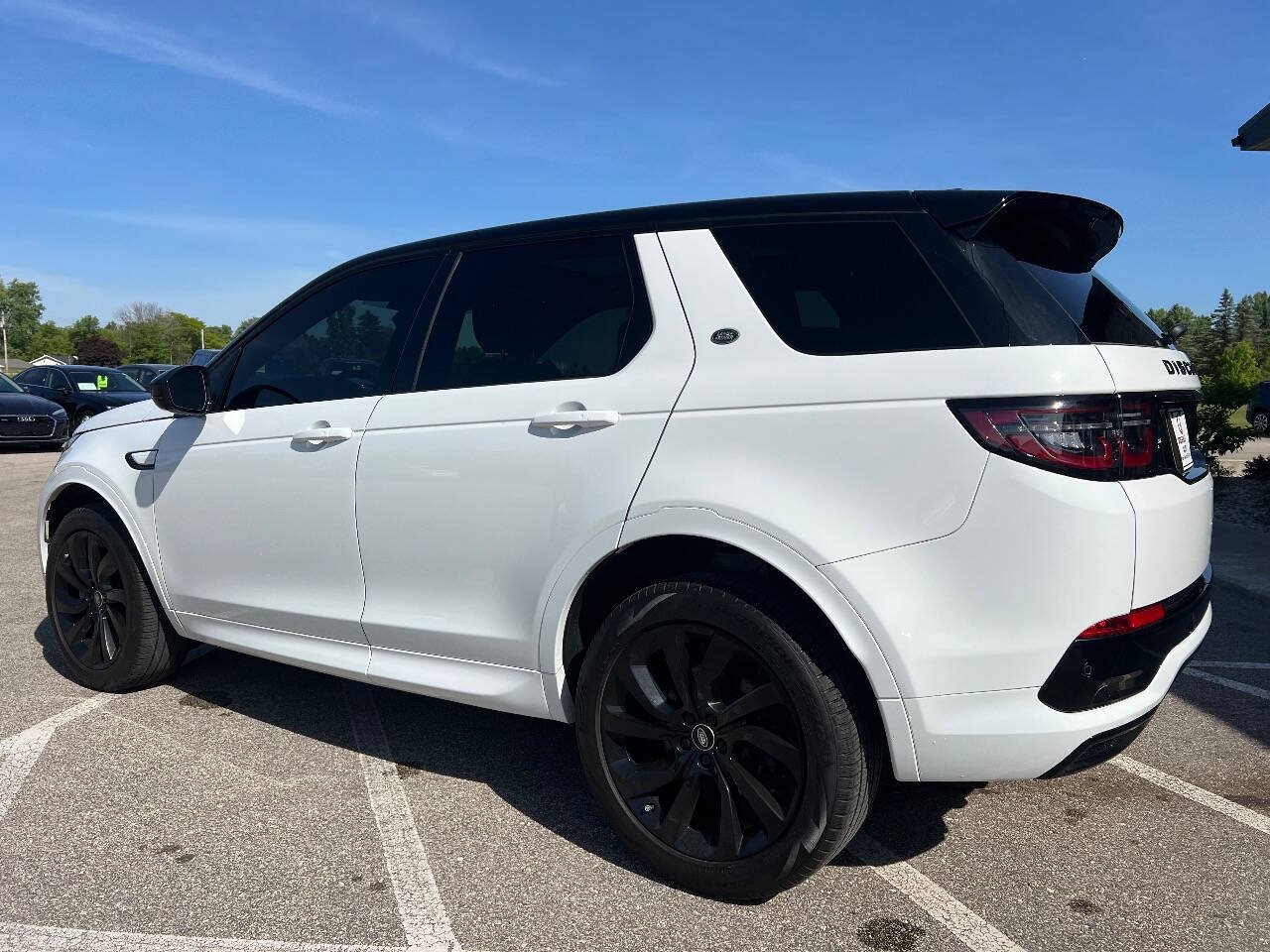 Used 2023 Land Rover Discovery Sport SE R-Dynamic AWD/4WD image 4