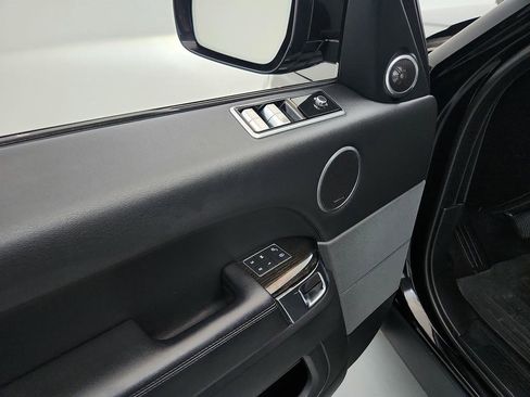 Used 2020 Land Rover Range Rover Sport SE image 21