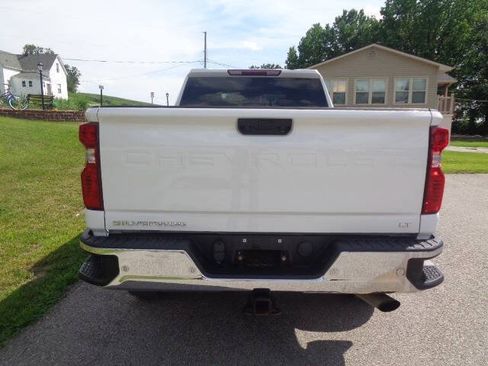Used 2022 Chevrolet Silverado 2500 LT AWD/4WD image 4