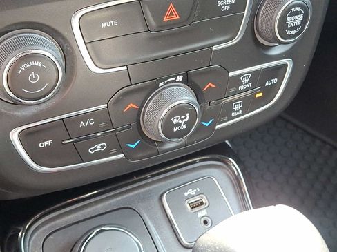 Used 2021 Jeep Compass Latitude AWD/4WD image 15