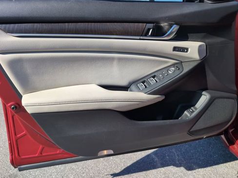 Used 2020 Honda Accord Touring image 15