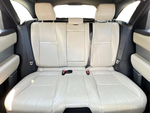 Used 2018 Land Rover Range Rover Velar R-Dynamic SE AWD/4WD image 19