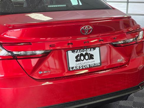 Used 2025 Toyota Camry SE image 12