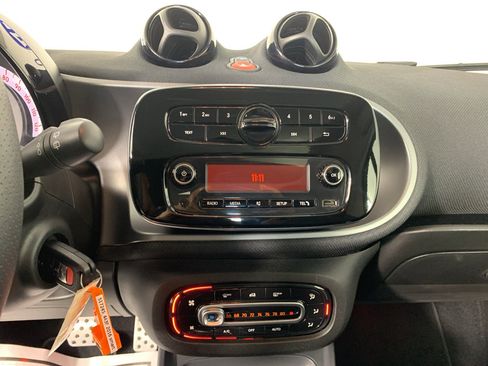 Used 2016 smart fortwo Prime RWD image 25