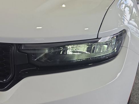 New 2025 Jeep Grand Cherokee Limited w/ Black Appearance Package image 10