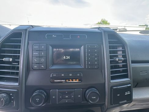 Used 2020 Ford F550 4x4 Regular Cab Super Duty image 11