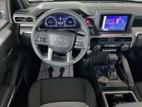 Certified 2025 Toyota Tacoma TRD Off-Road AWD/4WD image 19