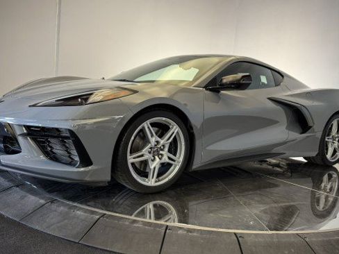 Used 2024 Chevrolet Corvette Stingray Premium Cpe w/ Z51 Performance Package RWD image 21