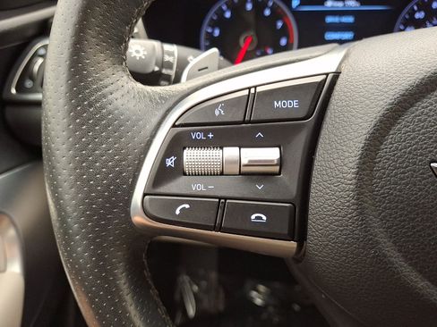 Used 2019 Genesis G70 2.0T Advanced RWD image 9