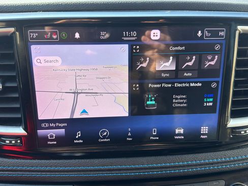 Used 2021 Chrysler Pacifica Touring-L FWD image 18