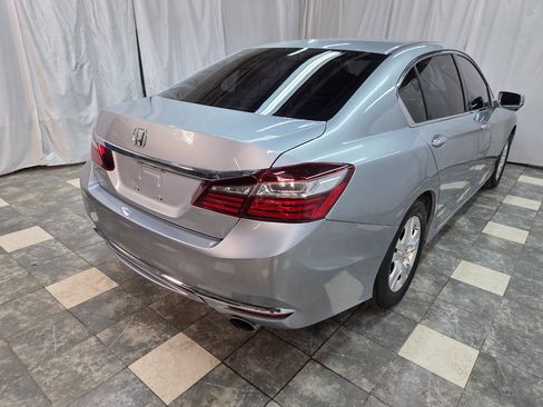 Used 2017 Honda Accord EX-L image 5