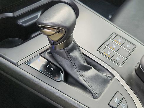 Used 2024 Lexus UX 250h Premium image 14