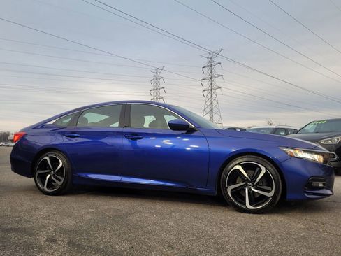 Used 2018 Honda Accord Sport image 3
