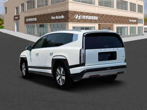 New 2026 Hyundai Ioniq 9 SEL image 5