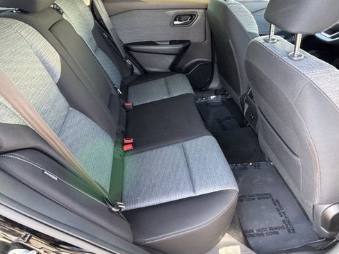 Used 2023 Nissan Rogue SV FWD image 11