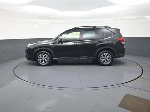 Used 2024 Subaru Forester Premium AWD/4WD image 6