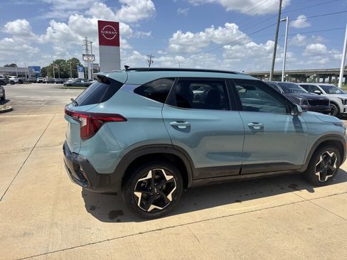 Certified 2024 Kia Seltos EX AWD/4WD image 10