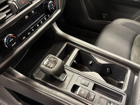 Used 2024 Nissan Pathfinder S image 7