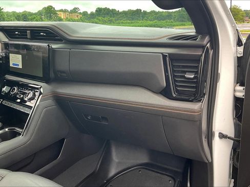 Used 2024 GMC Sierra 1500 AT4 w/ Technology Package image 15