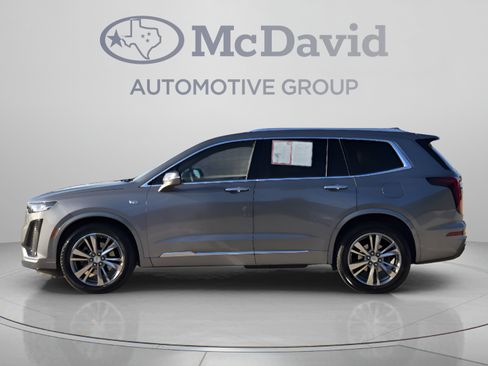 Used 2022 Cadillac XT6 Premium Luxury FWD image 2