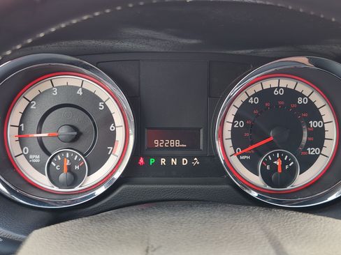 Used 2019 Dodge Grand Caravan SE FWD image 16
