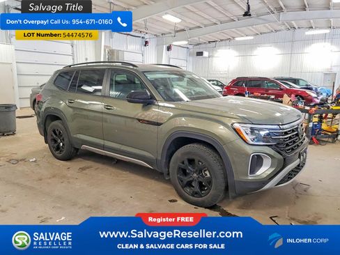Used 2025 Volkswagen Atlas Peak Edition SE AWD/4WD image 5
