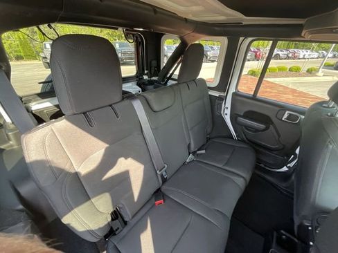 Used 2022 Jeep Wrangler Unlimited Sport AWD/4WD image 33