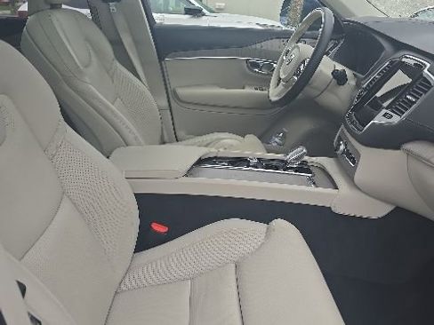 Used 2025 Volvo XC90 B6 Ultra w/ Protection Package Premier AWD/4WD image 3