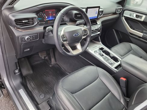 Used 2022 Ford Explorer Limited w/ Equipment Group 301A image 20