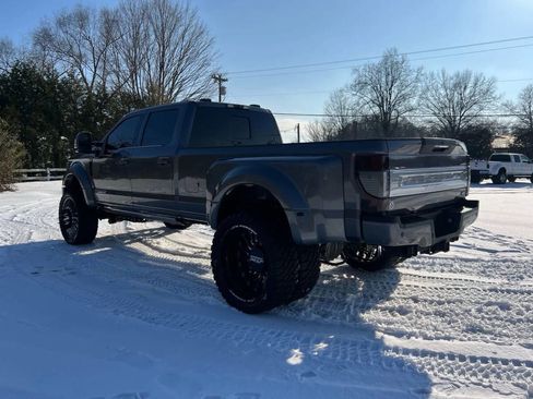 Used 2022 Ford F450 Platinum w/ FX4 Off-Road Package image 5