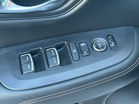 Used 2023 Honda HR-V Sport image 12