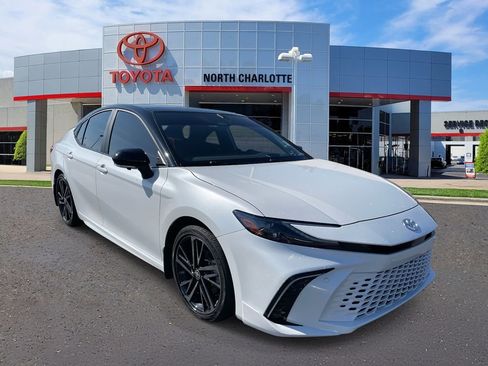 Used 2025 Toyota Camry XSE w/ Premium Plus Package image 3