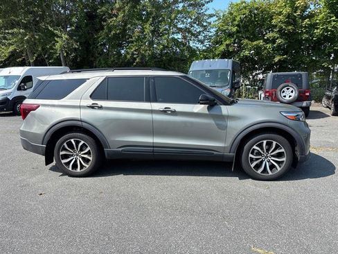 Used 2020 Ford Explorer ST w/ Premium Technology Package image 2