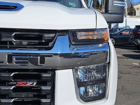 Used 2023 Chevrolet Silverado 2500 LT w/ Convenience Package image 9