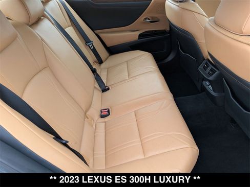 Used 2023 Lexus ES 300h w/ Accessory Package (Z2) image 27