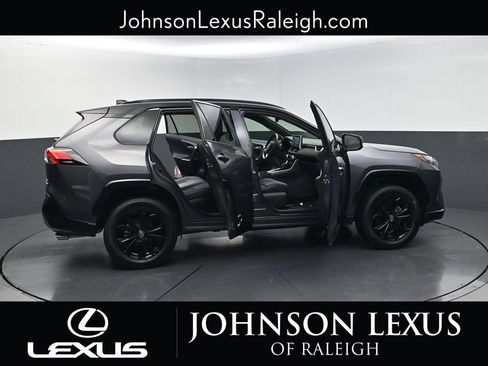 Used 2022 Toyota RAV4 XSE AWD/4WD image 32